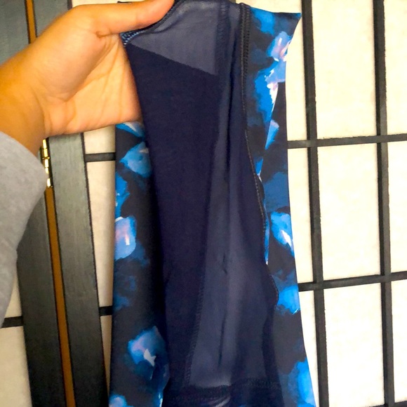 Blue flower workout leggings - Picture 3 of 4